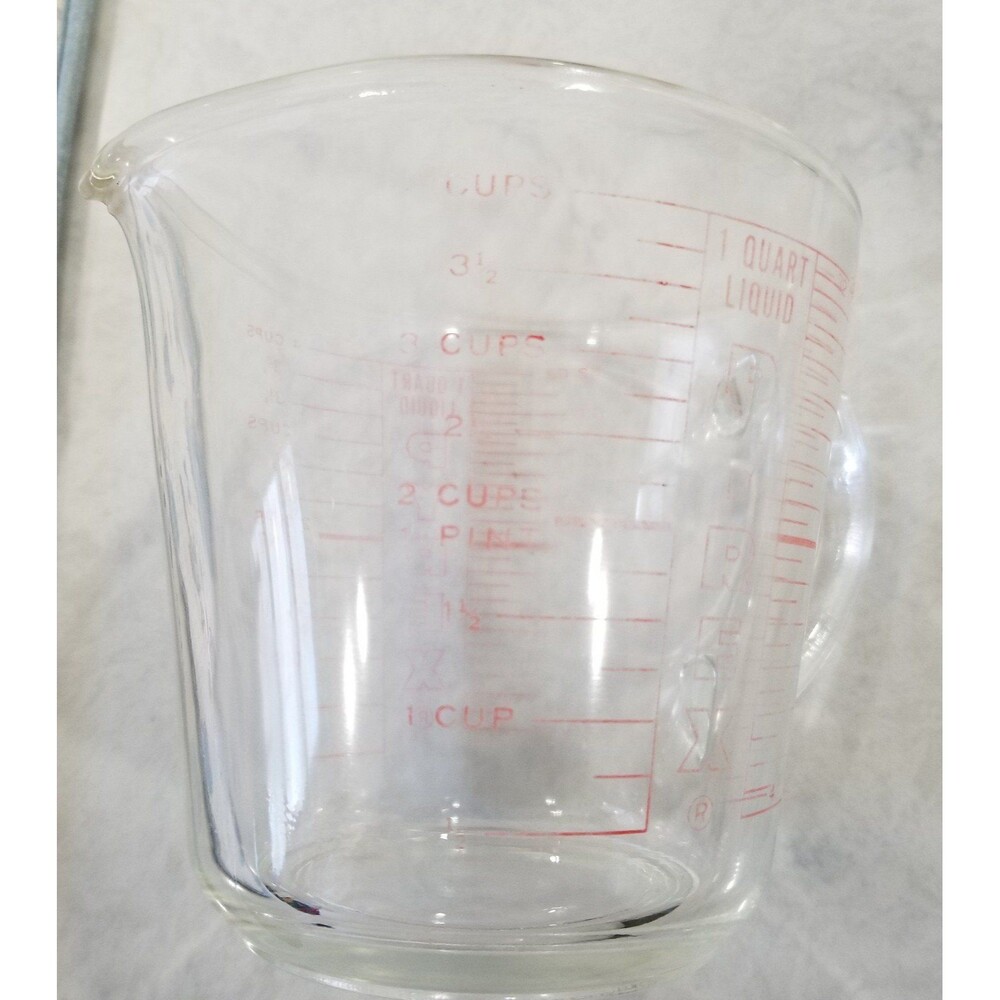 Pyrex 1 qt glass measuring cup d handle #532 red lettering vintage
